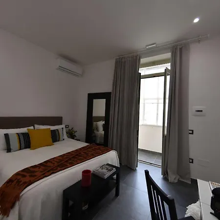 Palummelle 4* نابولي